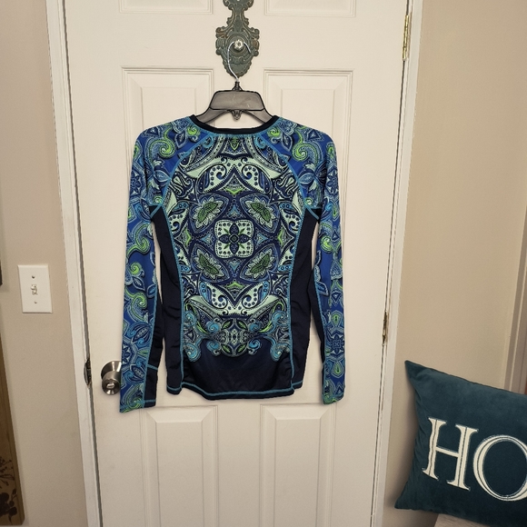 Athleta Blue Print Long Sleeve Athletic Top Thumb Holes Size XS swim top - Picture 8 of 10